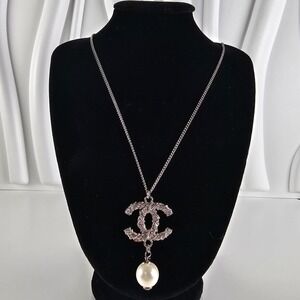Chanel B16V Ruthenium Pavé Crystal Interlocking CC Pearl Drop Pendant Necklace